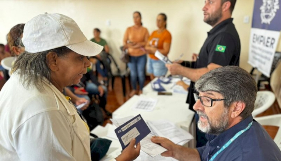 Seaf-MT fan entrega de cartões do Fundaaf em União do Norte