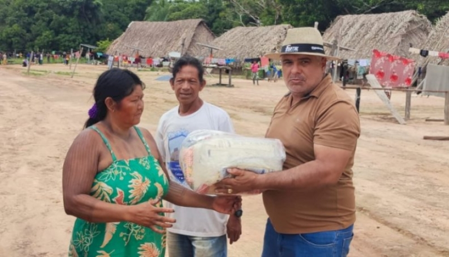 Povos Indígenas recebem alimentos em aldeia Peixotense