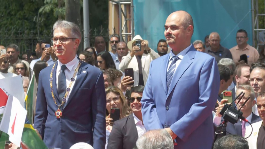 Zema renuncia ao governo de Minas para disputar Presidência; Mateus Simões assume o cargo