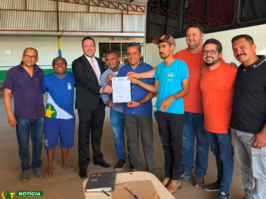 Inclusão Social: APAE de Peixoto de Azevedo Recebe Novo Ônibus para Transporte de Alunos